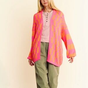 < Davi & Dani Checkered Open Front Cardigan >